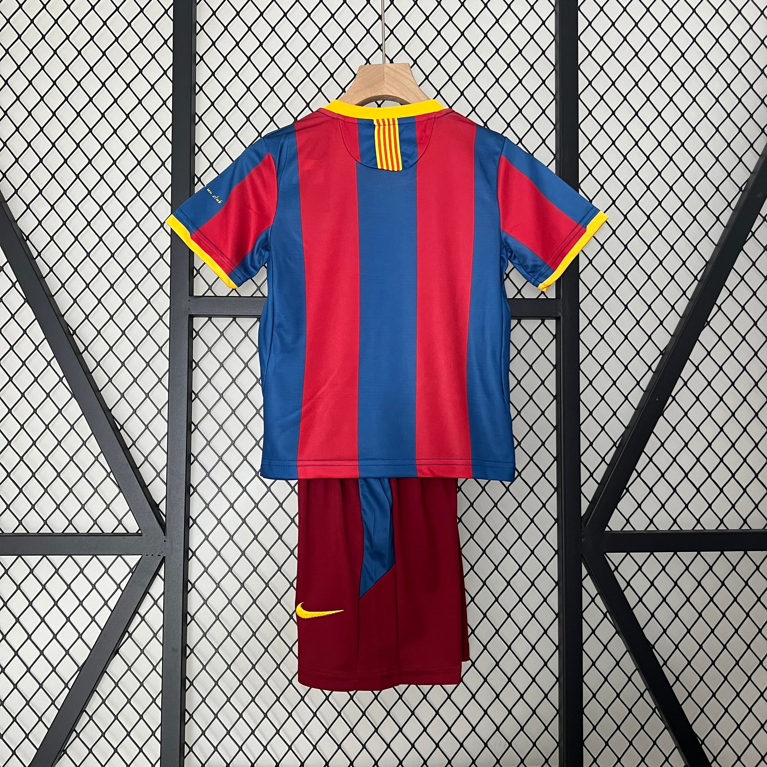 Barcelona 2010 - 2011 Heimtrikot für Kinder