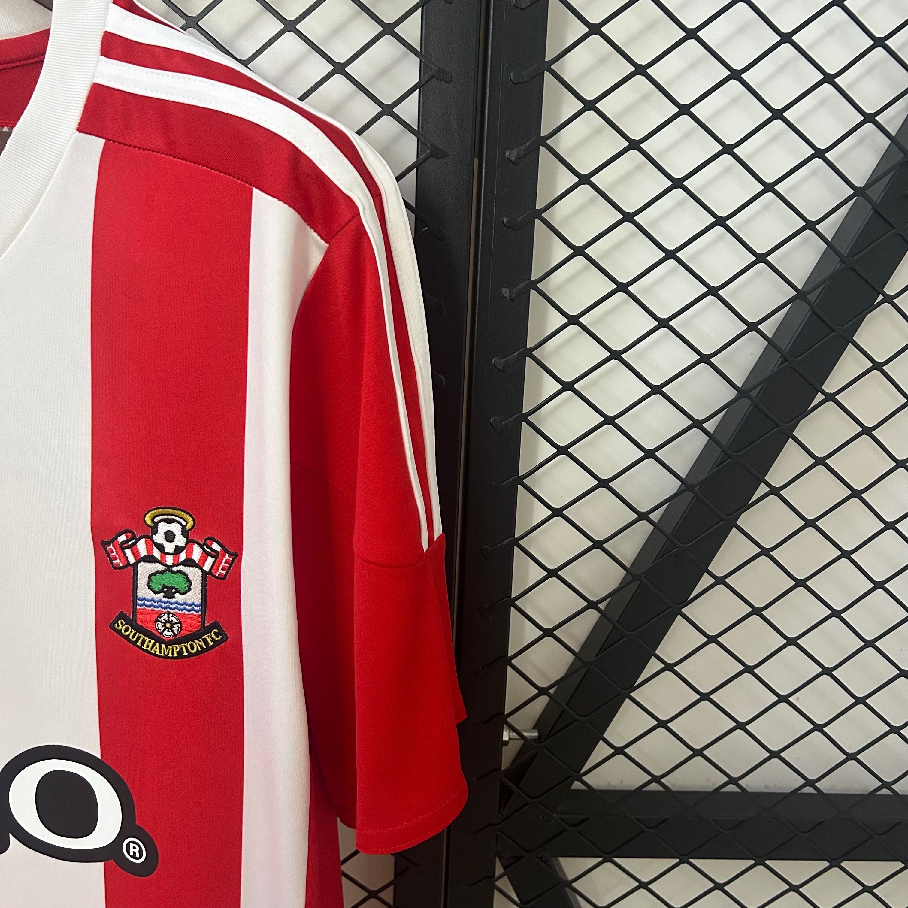 Southampton FC 2015-2016 Heimtrikot