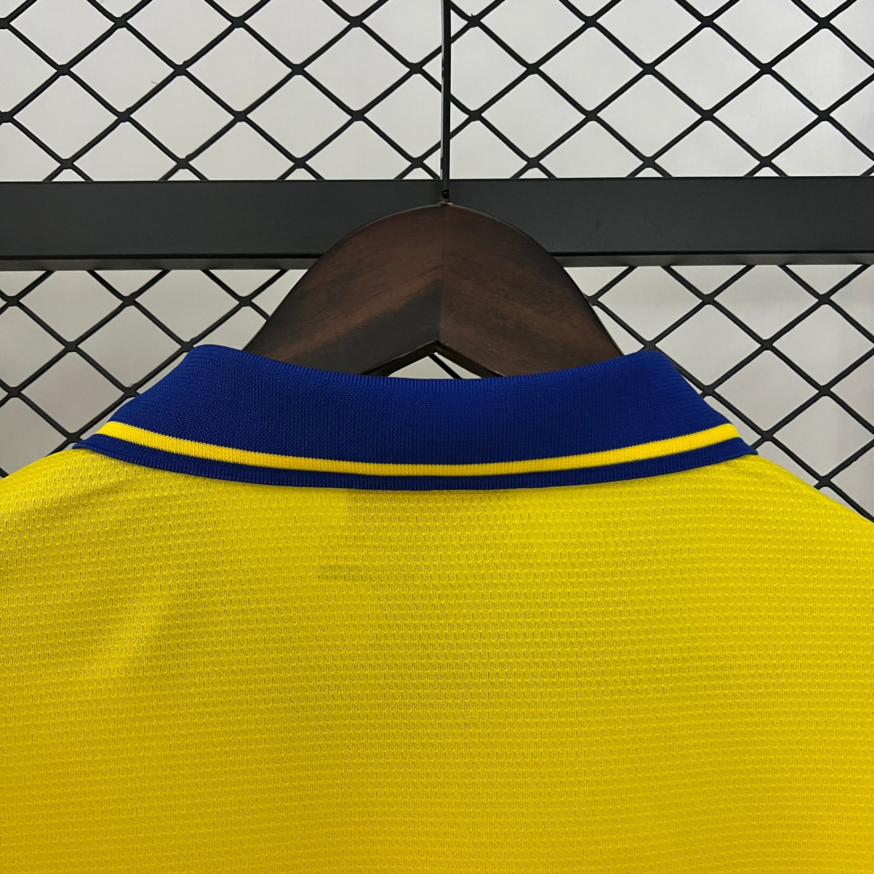 Arsenal 2013–2014 Auswärtstrikot