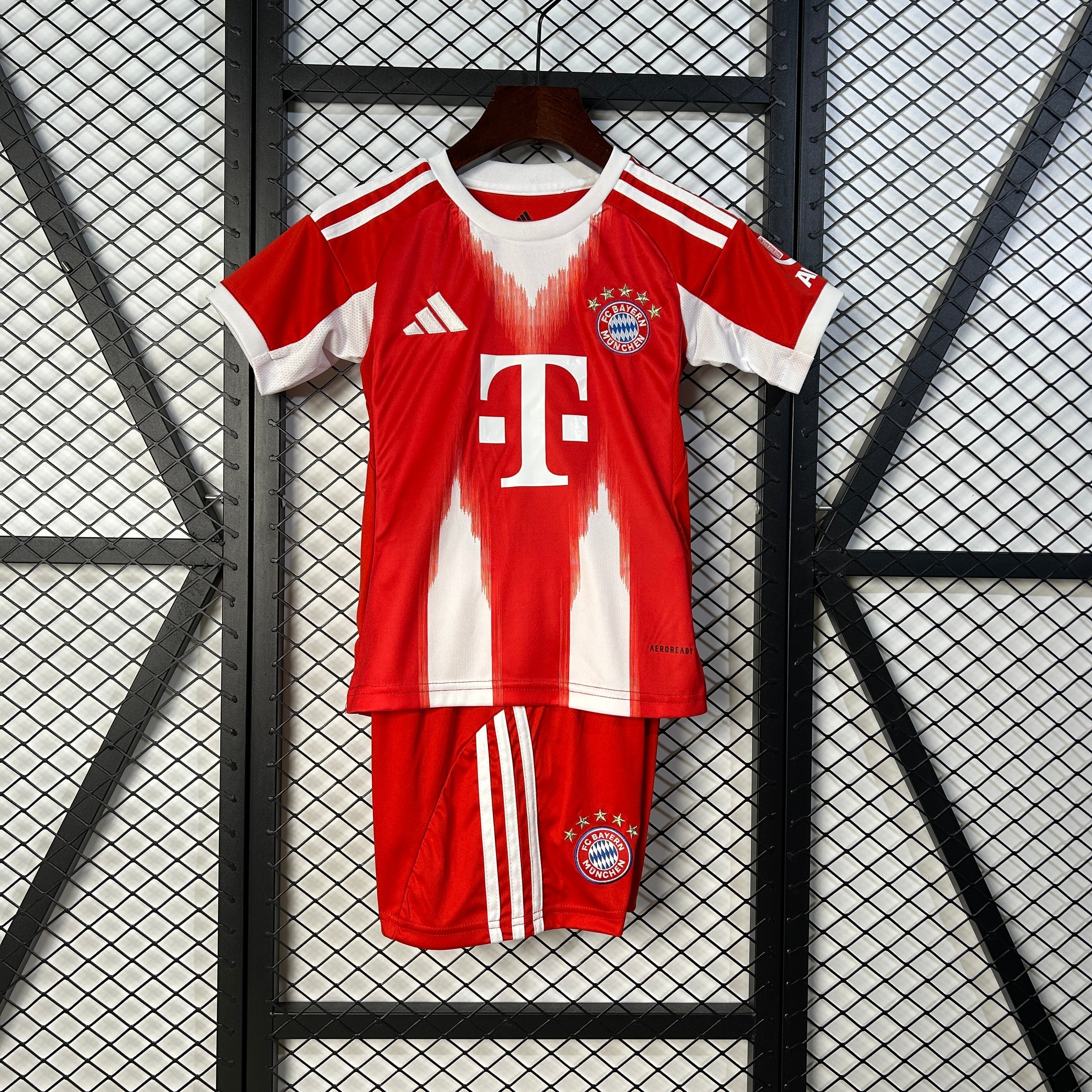 Bayern München 2025–2026 Heimtrikot für Kinder