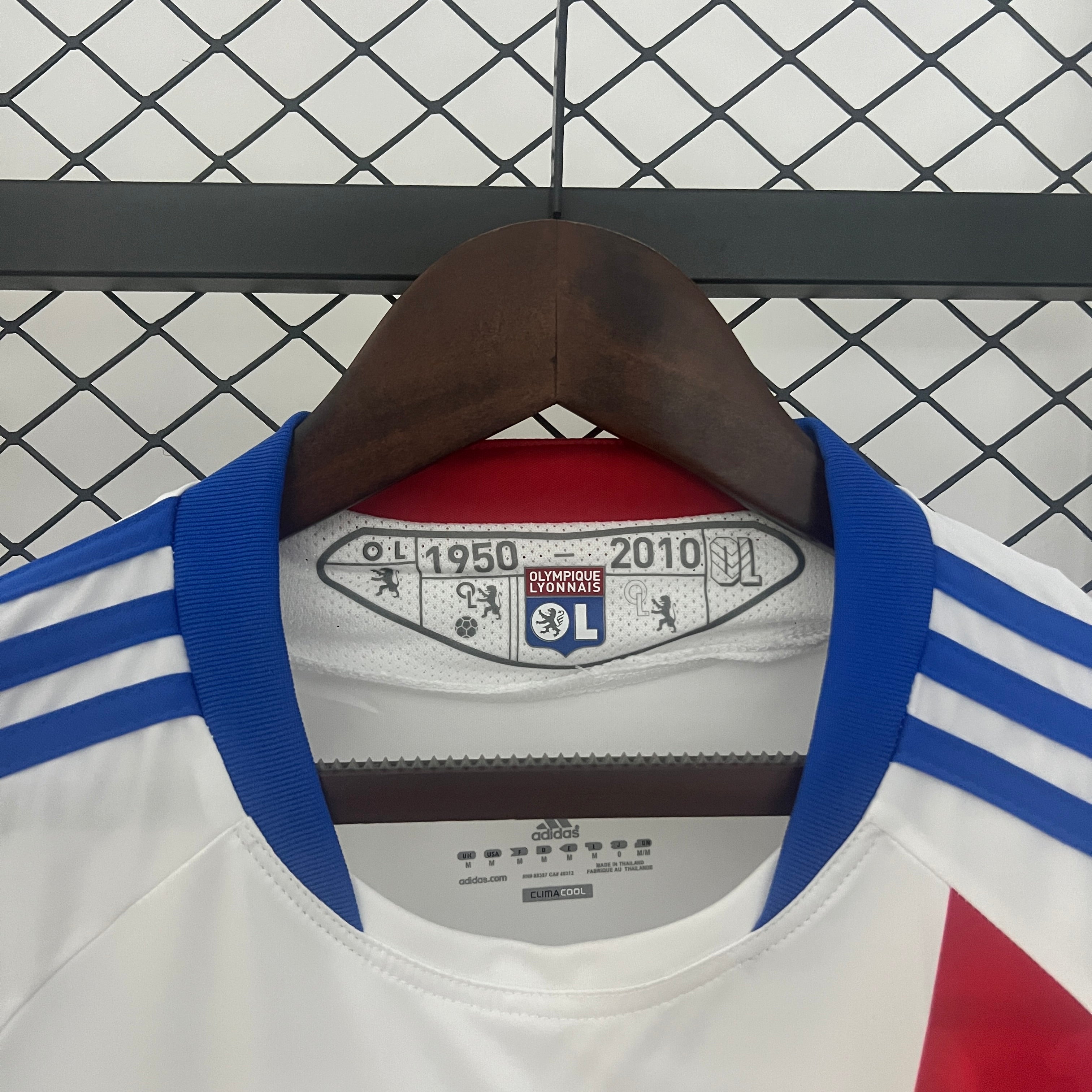 Olympique Lyonnais 2010–2011 Heimtrikot