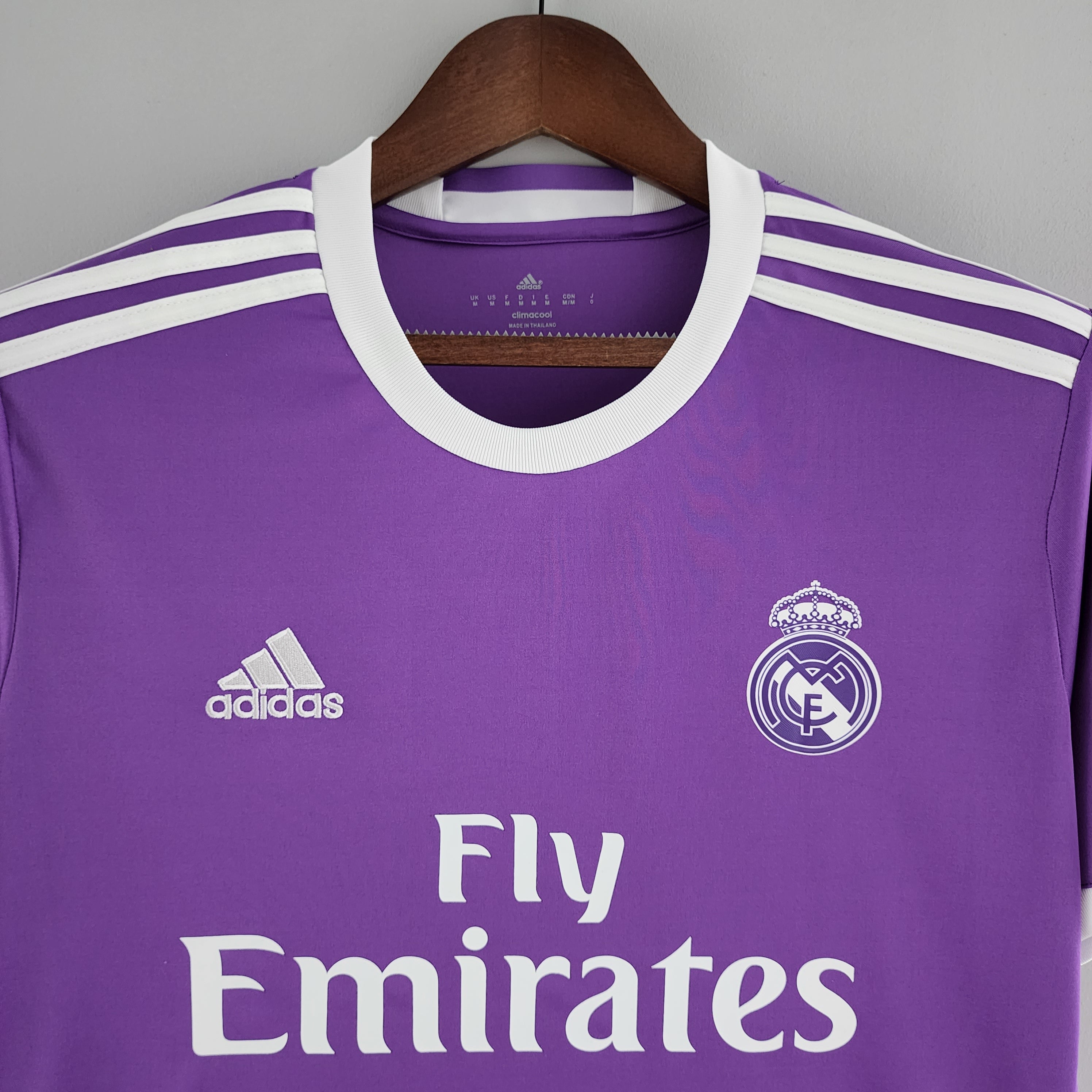 Real Madrid 2016 - 2017 Auswärtstrikot